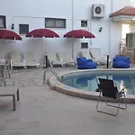 Dalyando מלון דירות 3*