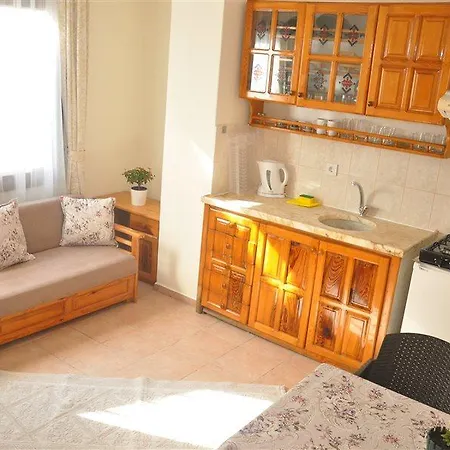 Dalyando Lägenhetshotell 3*